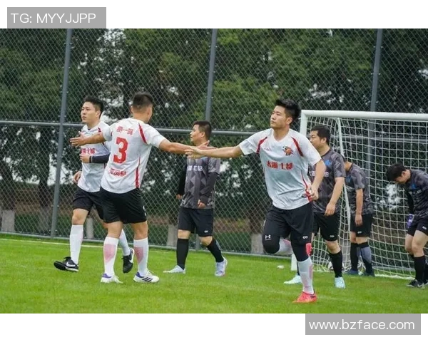 足球明星抵达新地标瞬间的精彩瞬间照片集锦